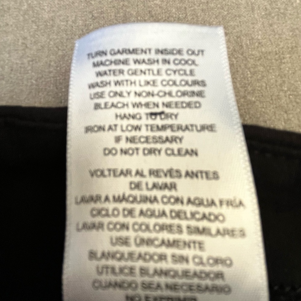 Mario Serrani Black Pants EUC Size Medium - Picture 4 of 11